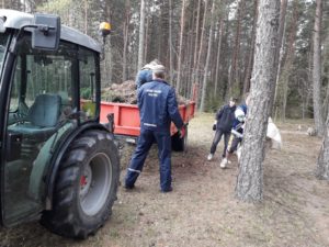 Sõmera Kodu oli talgutel väljas oma traktoriga Sõmera talgud 2019 traktor 1